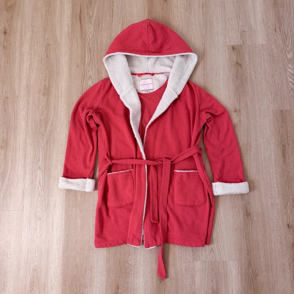 VS Santa Sherpa Lined Fleece Christmas Robe
